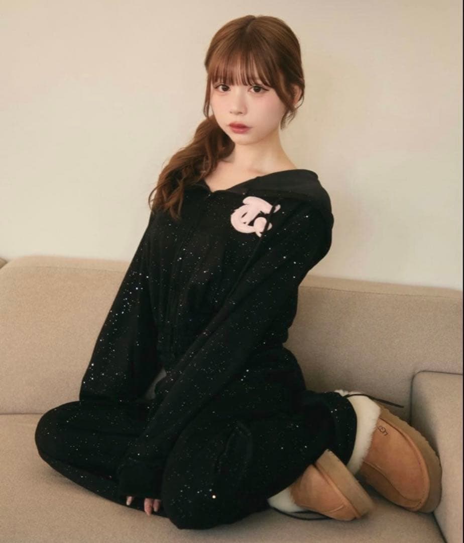 【新品未使用】titty&co.ファーロゴラメスウェットパーカースウェットパンツ