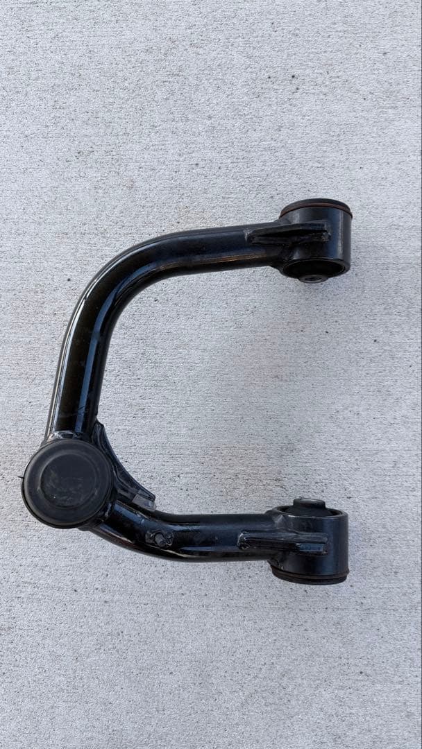 TGS X-Fang フロントアッパーアーム ランドクルーザープラド