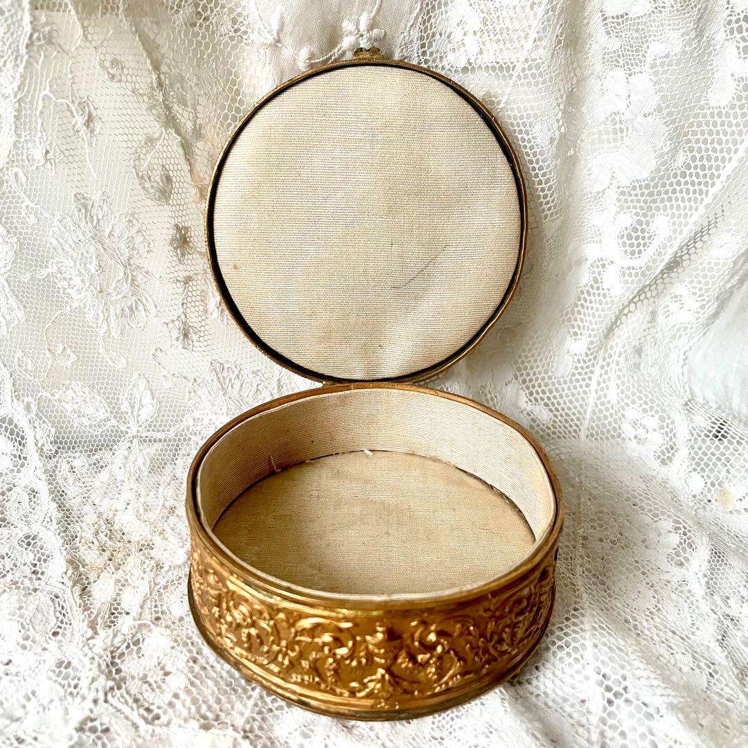 マドモアゼルの絵入りラウンド型ジュエリーボックス　フランスアンティーク