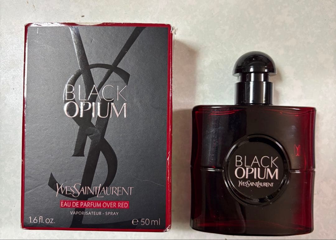 YSL サンローラン　ブラックオピウムオーバーレッド