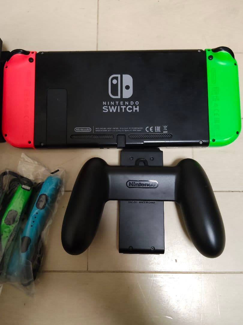 Nintendo Switch 本体 グリーン/ピンク Joy-Con　中古品