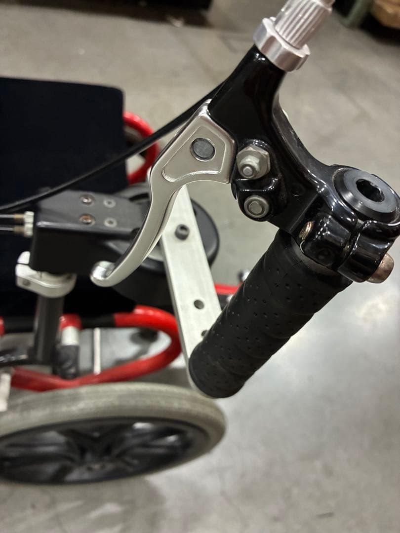 コギー COGYイタリアンレッド 足こぎ車いす