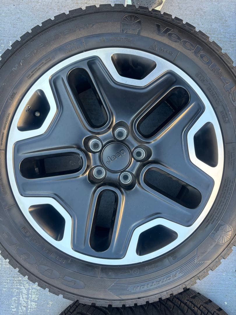 Jeep レネゲード　純正タイヤ　17インチ ホイール4本セット