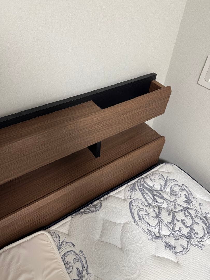 【送料概ね込】ニトリ クイーンベッドフレーム&マットレス