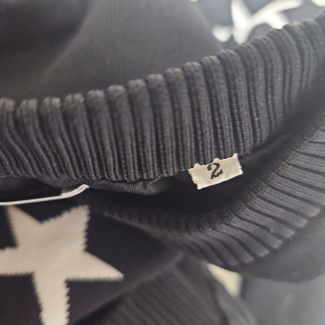 V12 防風裏地付 黒 星刺繍 セーター 2