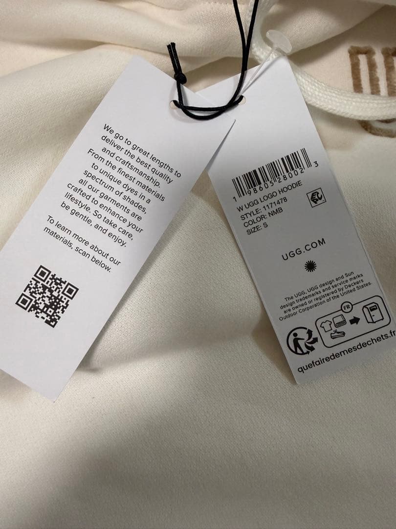 UGG アグ　ロゴ　フーディ　レディース　サイズS 新品未使用