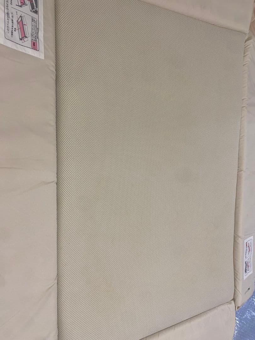 じろたん アップリカ ココネルエアー ホワイト 折り畳みベビーベッド