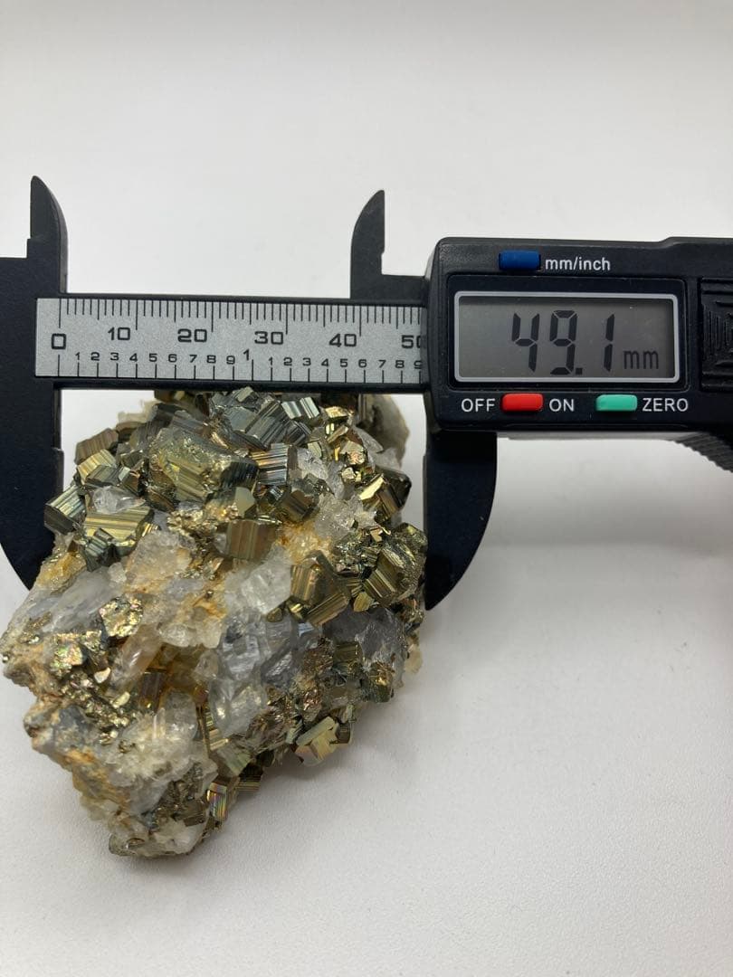 クォーツ パイライト ガレナ 3種共生クラスター