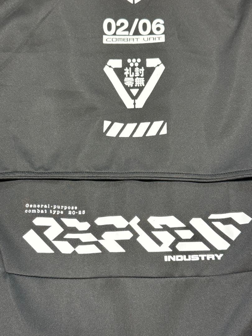 新品同様　REFLEM レフレム　サイバー切替ハイネックジャージパーカー