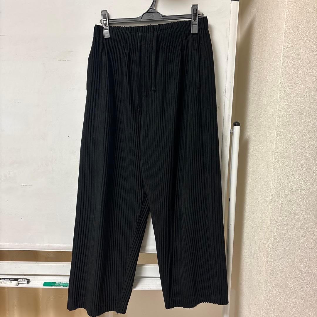 HOMME PLISSÉ ISSEY MIYAKE 黒プリーツパンツ