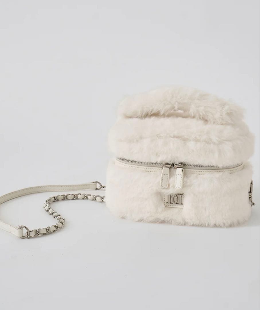 ダーリッチフェイクファーショルダーミニバッグ ホワイト