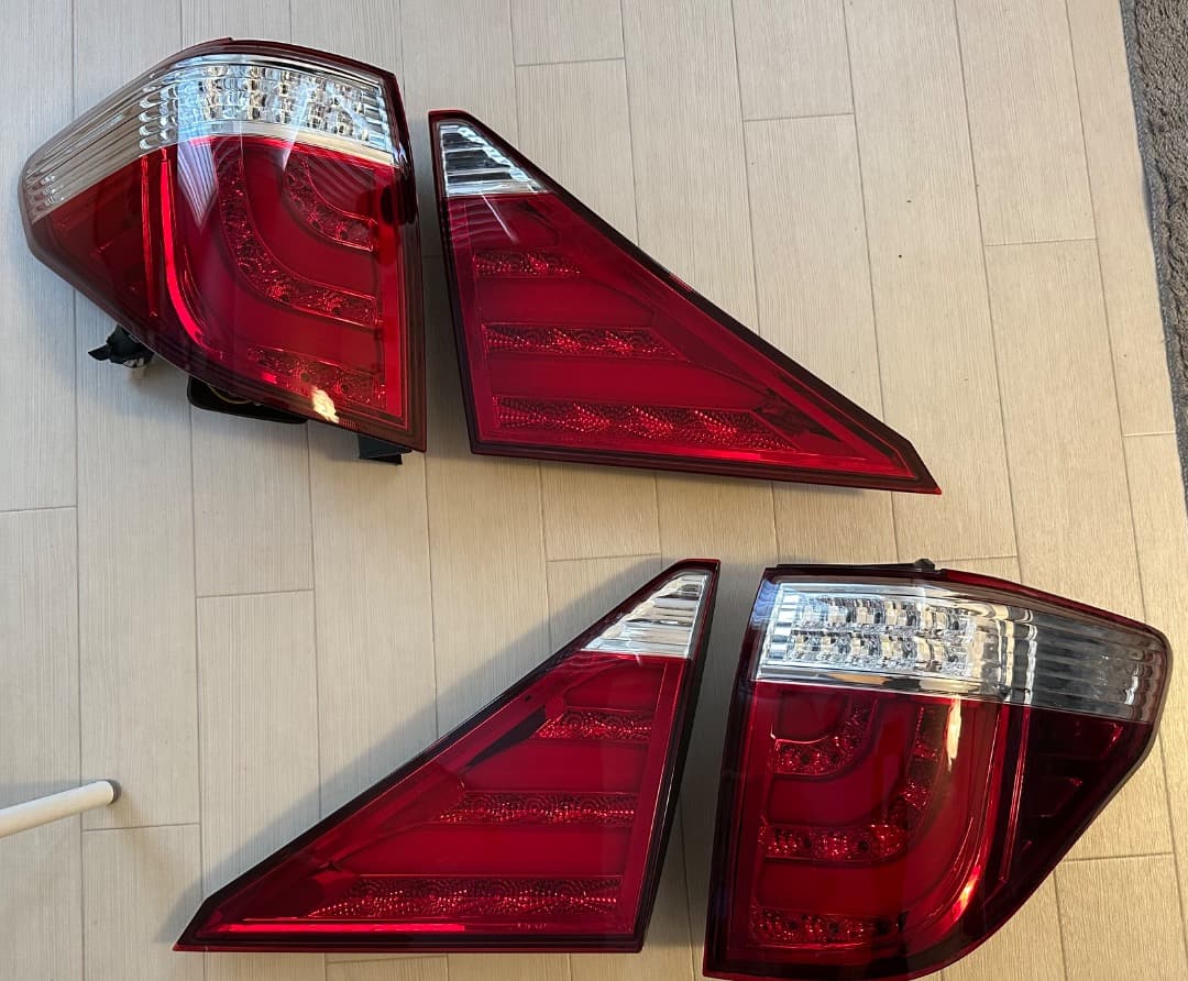 20アルファードテールランプ