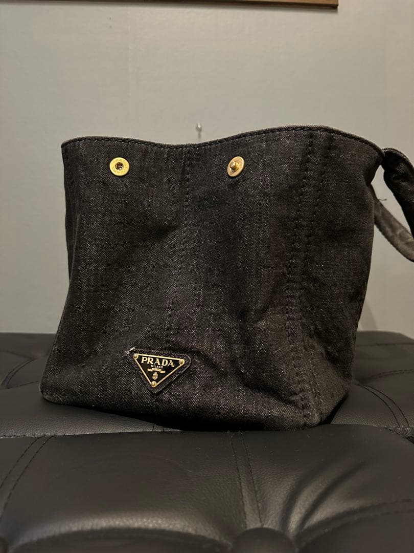 PRADA ダークグレー デニムバッグ　Lサイズ