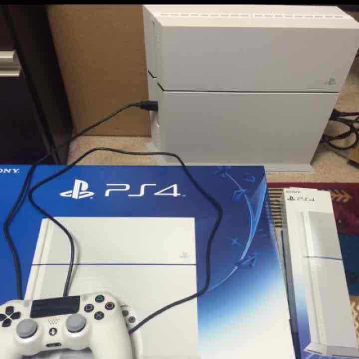 PS4本体 新型 美品 ホワイト