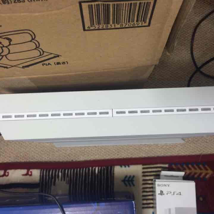 PS4本体 新型 美品 ホワイト