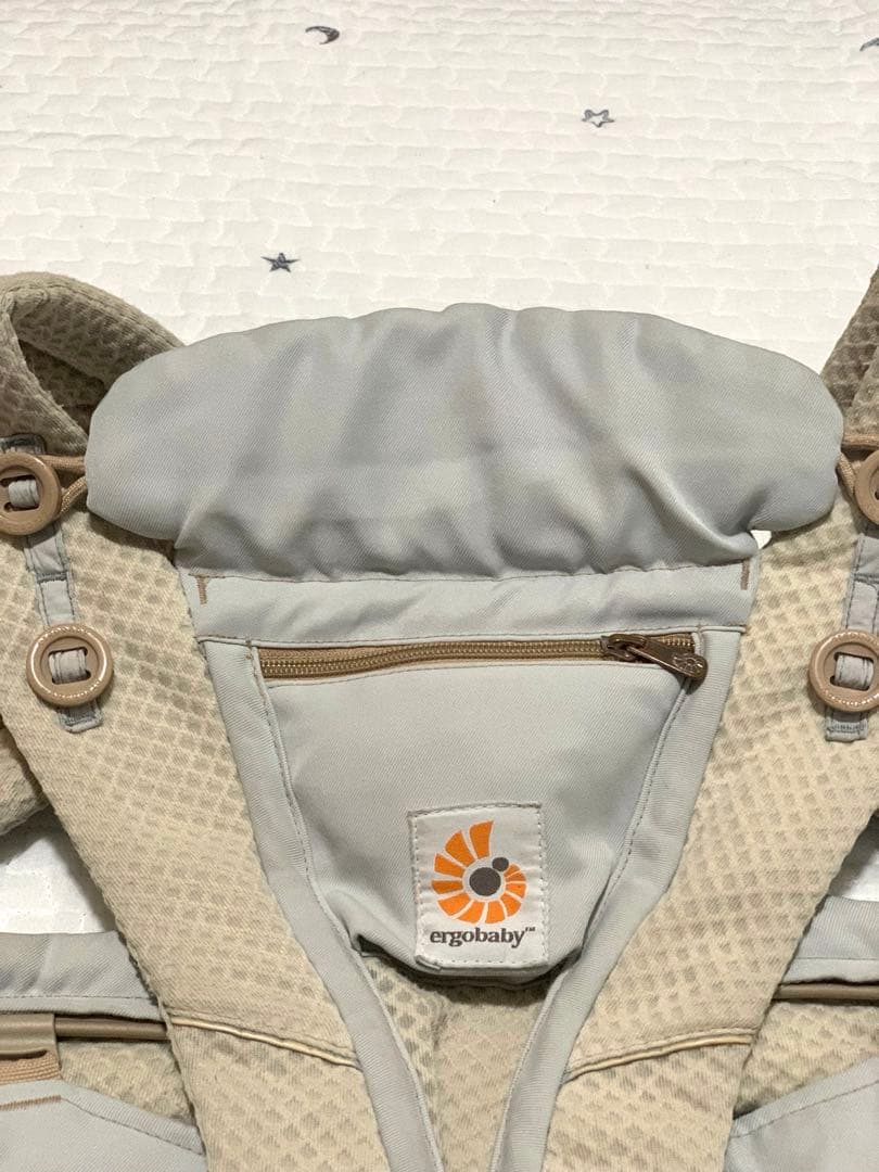 抱っこ紐　エルゴベイビー　オムニブリーズ　【サンドベージュ】