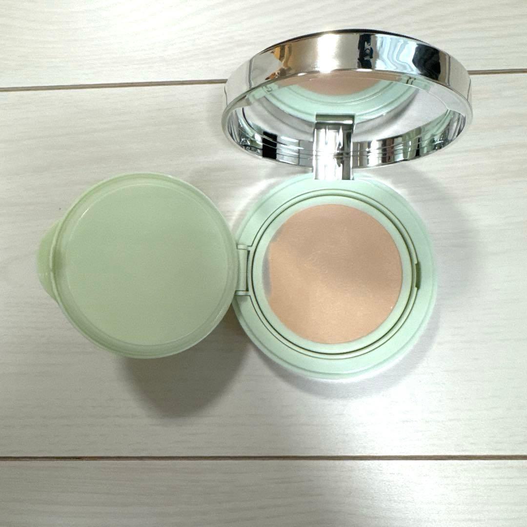 プラダ　リヴィールメッシュクッションファンデーション LC5