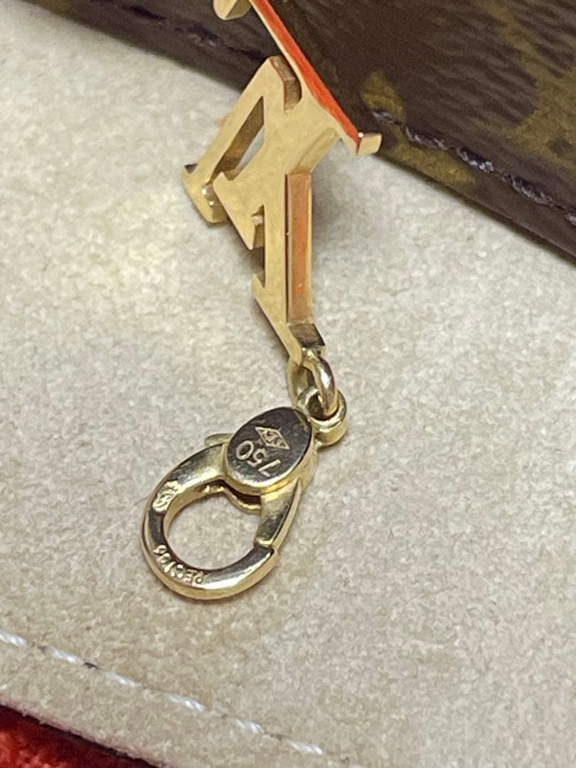 ⭐︎750⭐︎ K18 ⭐︎ルイビィトン⭐︎ チャーム　ゴールド⭐︎LV
