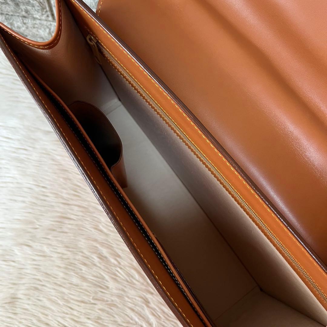 【美品】キタムラ　鍵付き　レザー　ビジネスバッグ　A4収納可能