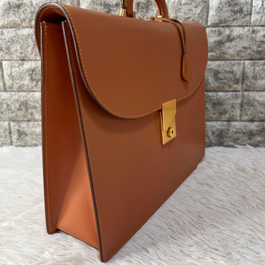 【美品】キタムラ　鍵付き　レザー　ビジネスバッグ　A4収納可能