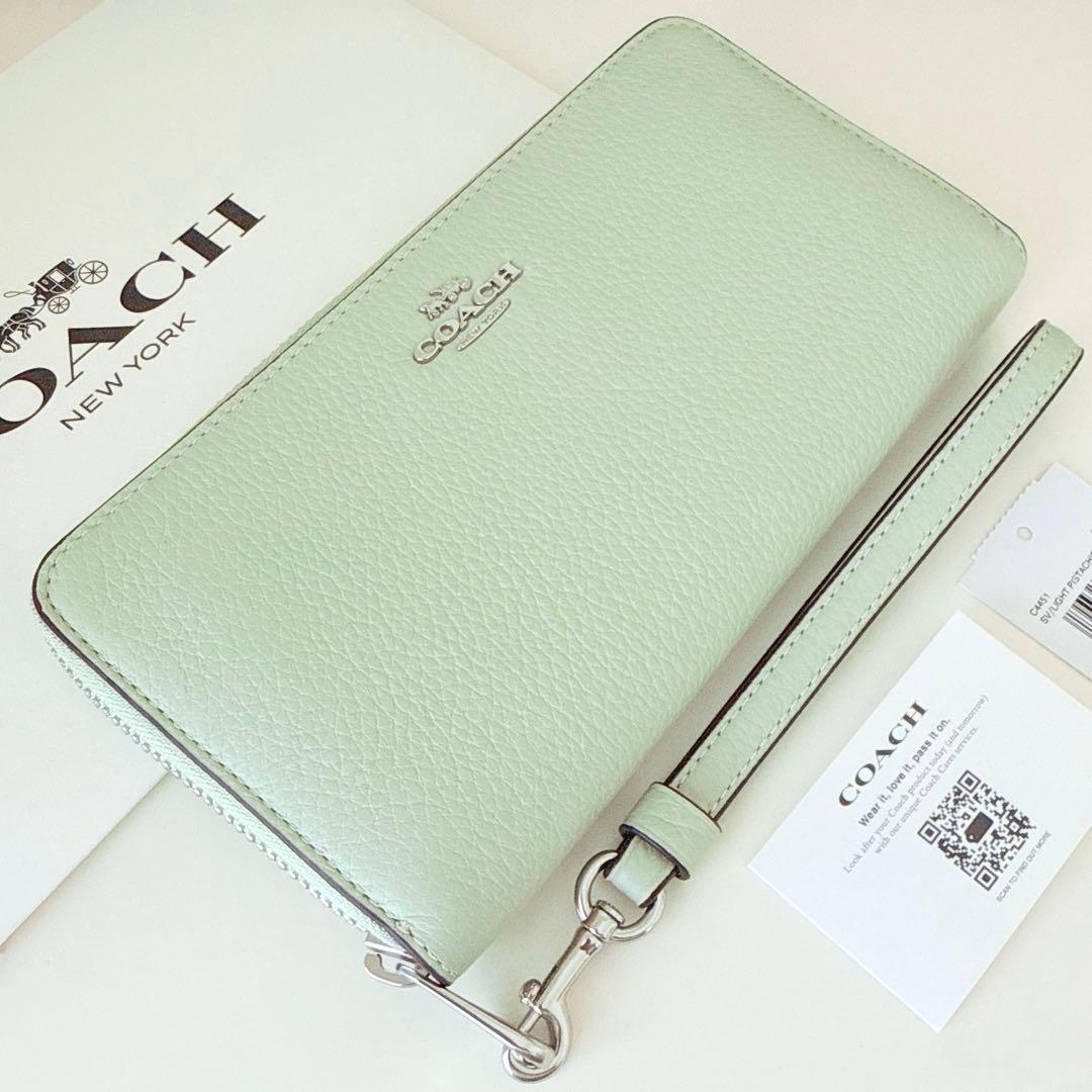 COACH コーチ　ストラップ付き　長財布　ライトピスタチオ　グリーン
