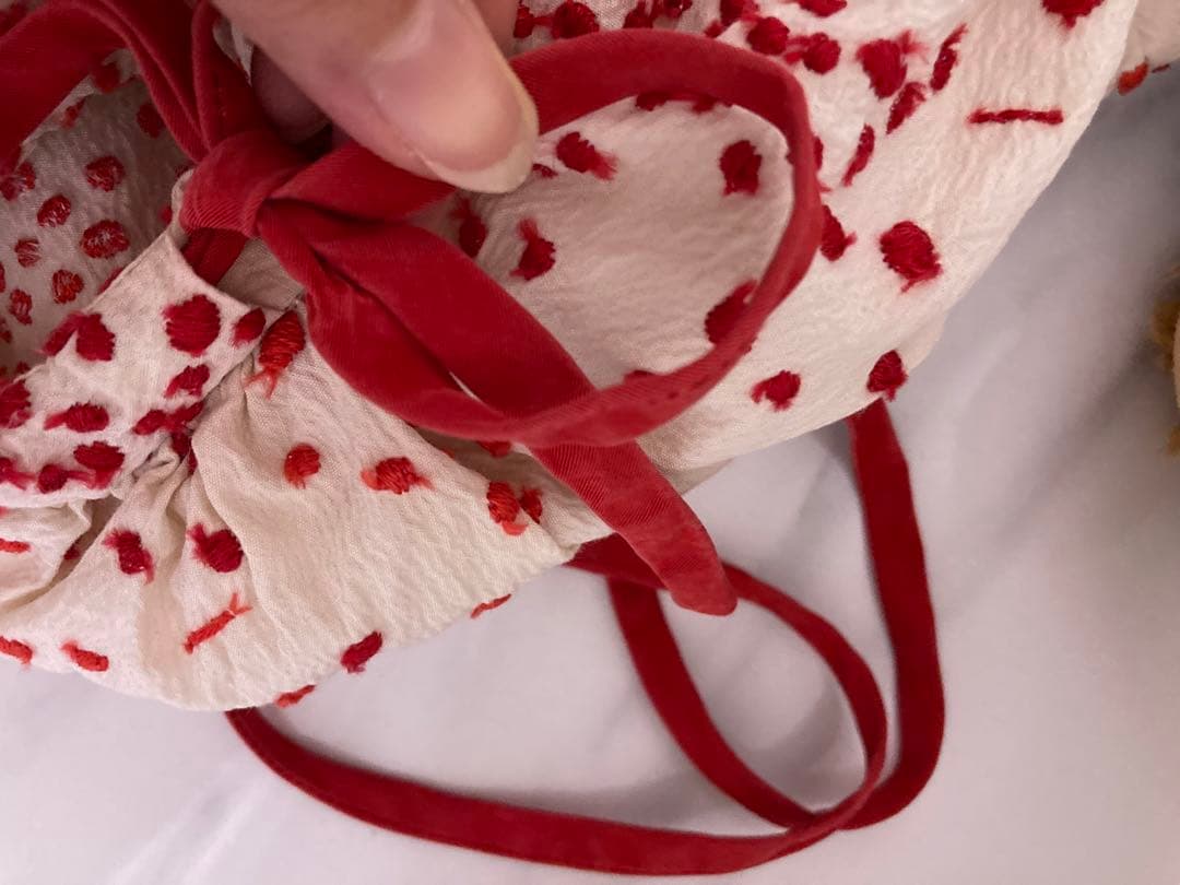 ロージー・アスーリン オフショルダー刺繍コットン混トップスインクリーム