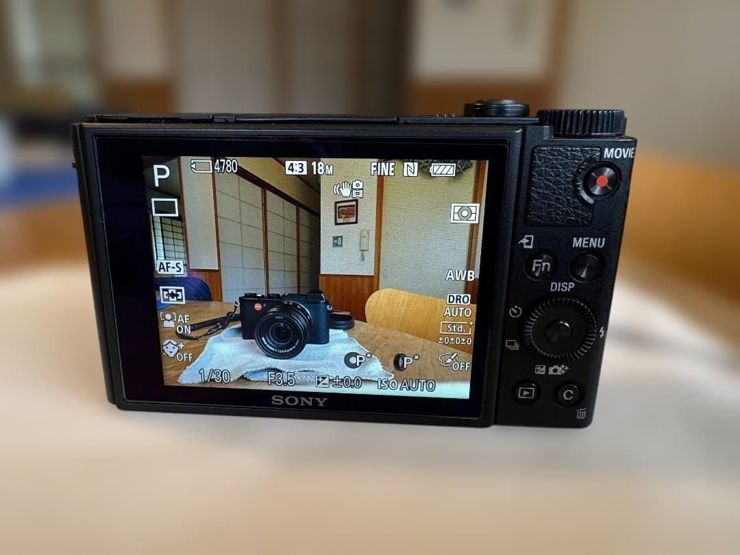 SONY 30倍ズームレンズ内蔵 DSC-HX99