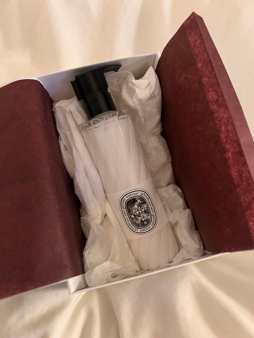 Diptyque Fleur de Peau ボディローション