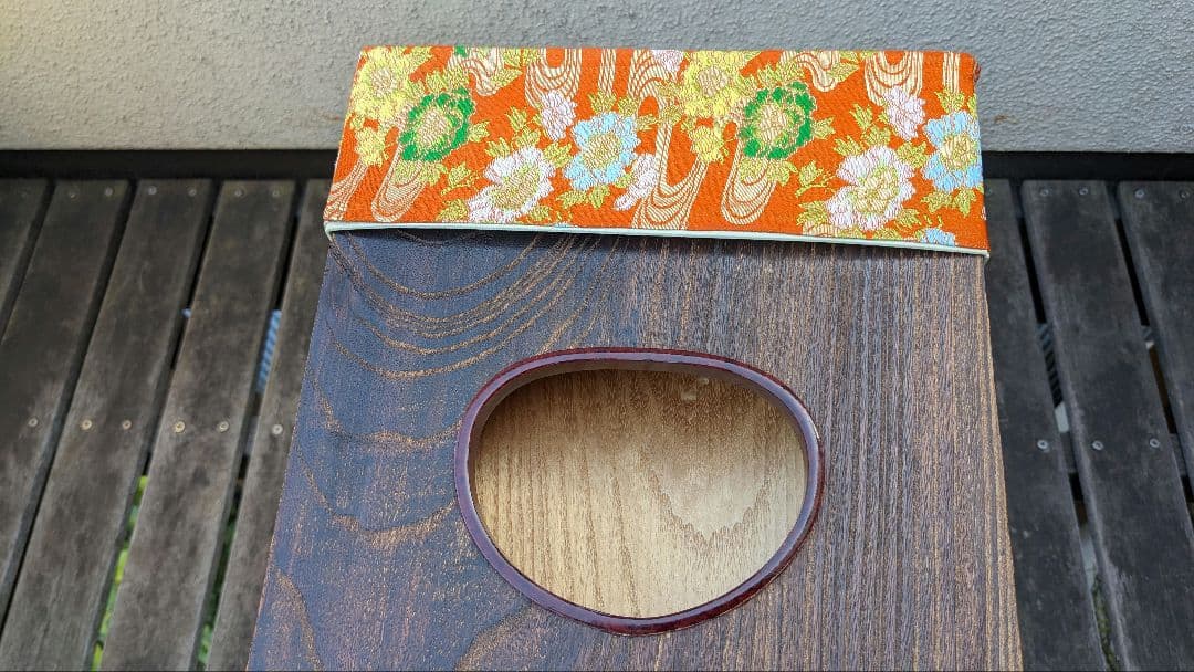 十三絃箏=琴　と　琴柱