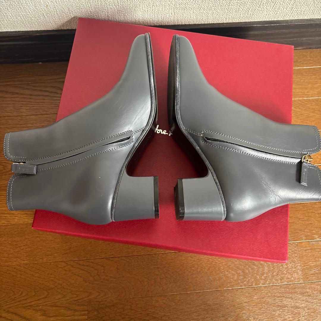 【半額値下げ】SalvatoreFerragamo ブーツ ガンチーニグレー