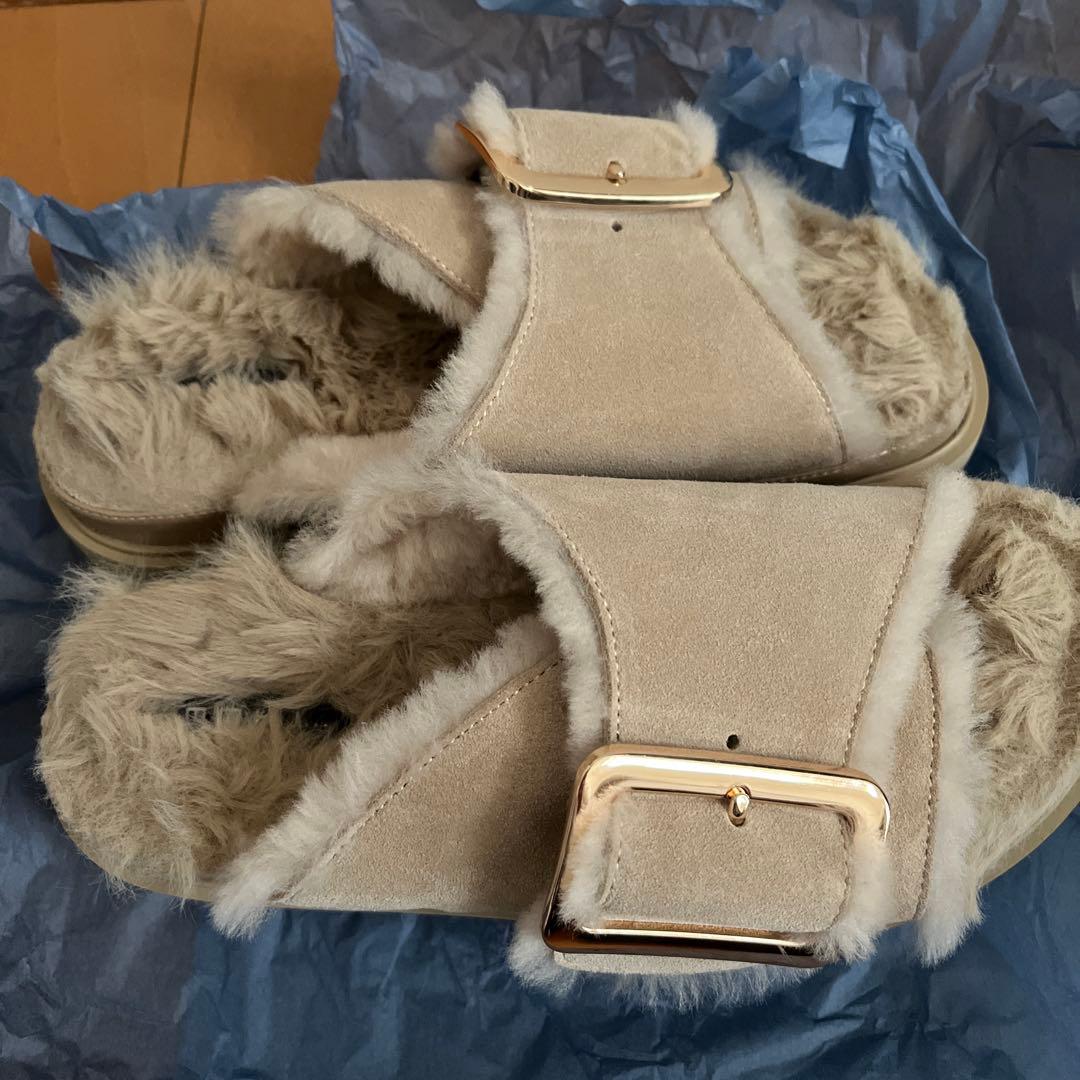 MOHI ファーサンダル