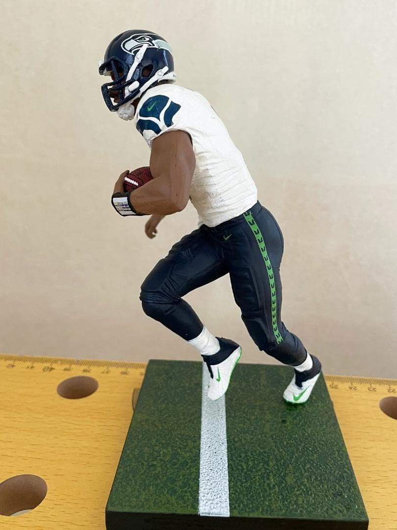 ラッセル・ウィルソン シアトル・シーホークス マクファーレン フィギュア