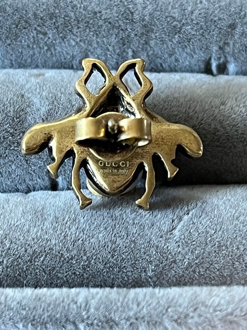 GUCCI クリスタル付きビー(ハチ)ピアス 片耳　bee 難あり　箱あり