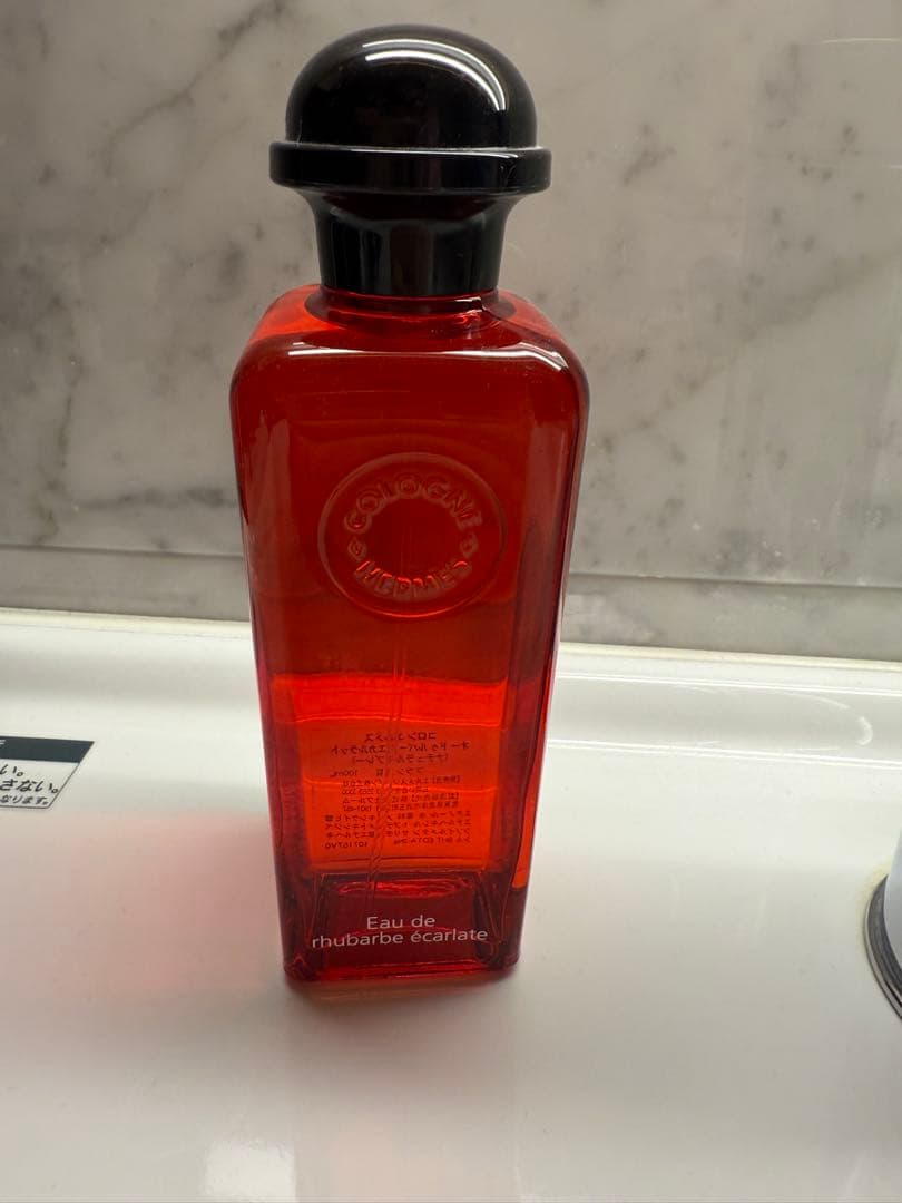 Eau de Rhubarbe Écarlate 香水