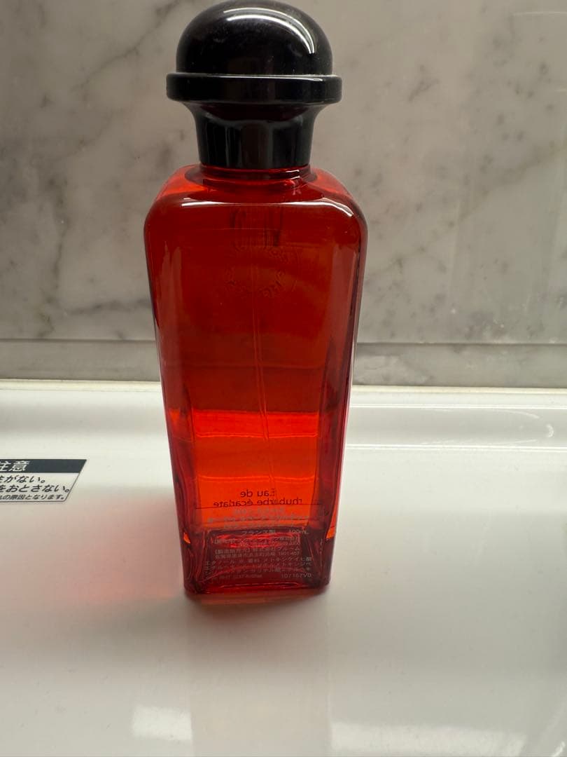 Eau de Rhubarbe Écarlate 香水