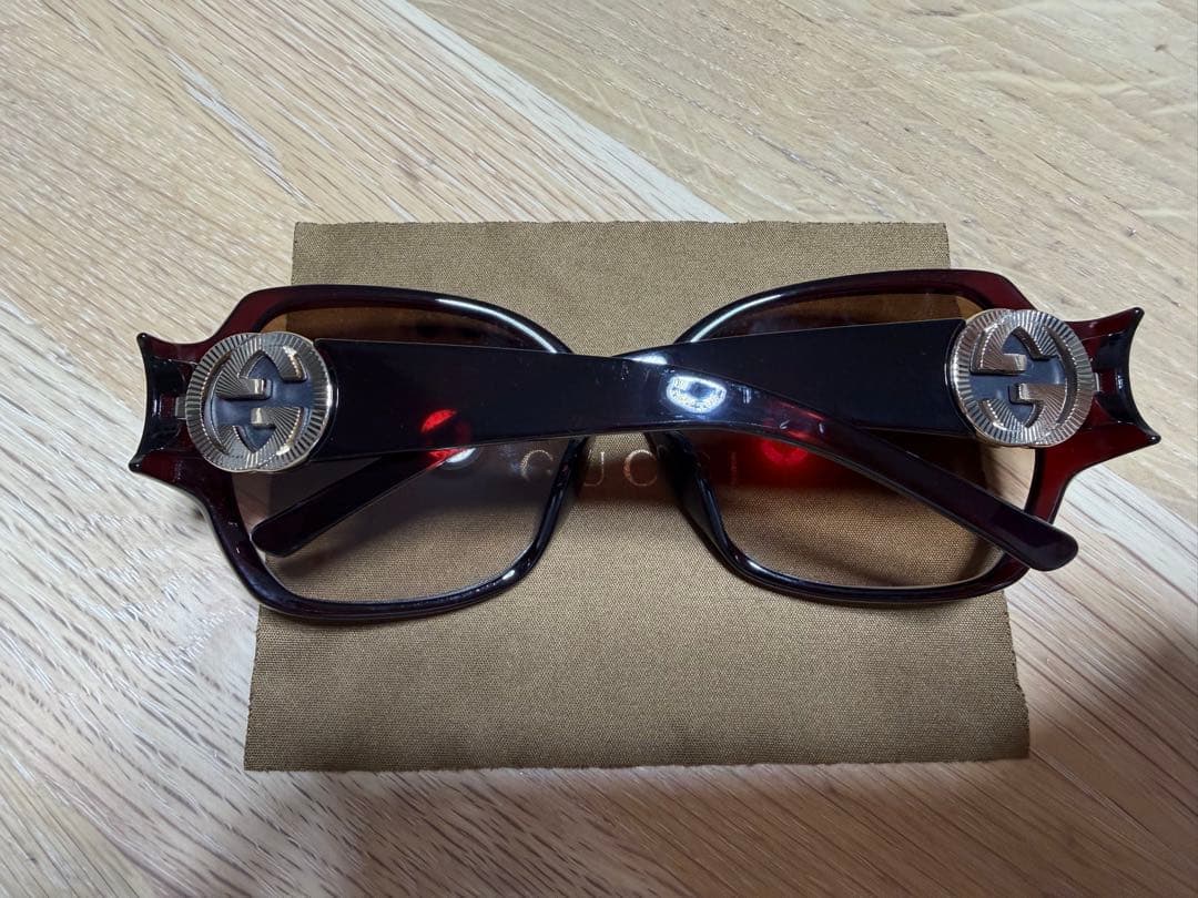 GUCCI ダークレッド ラウンド型サングラス