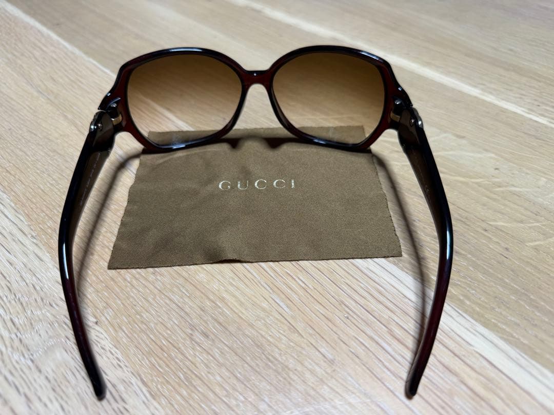 GUCCI ダークレッド ラウンド型サングラス