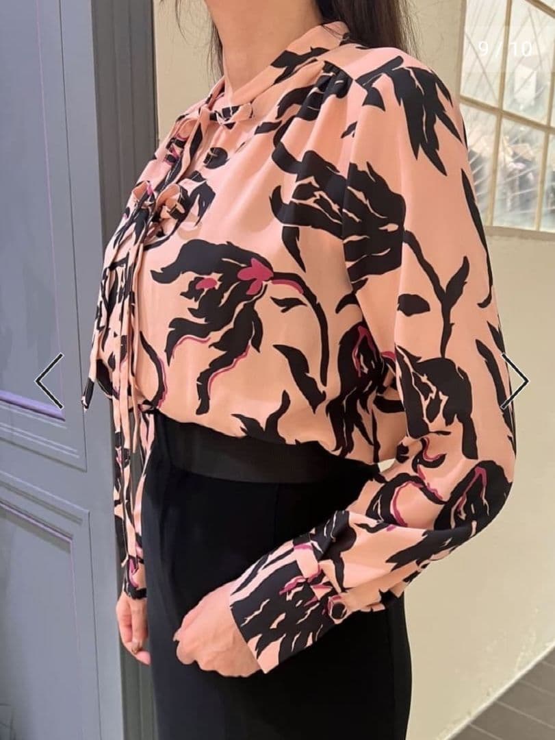 新品未使用ピンキーダイアンフラワープリントブラウス