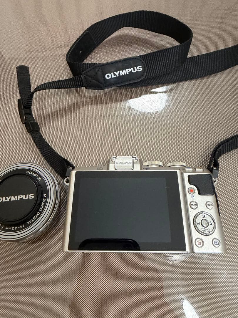 デジタルカメラ OLYMPUS PEN E-PL7