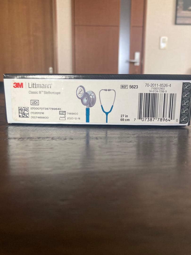 Littmann Classic III 聴診器、ケース付き。