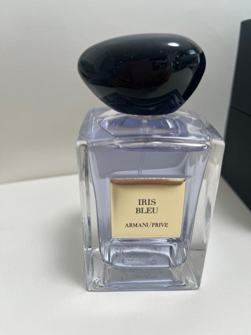 Armani Privé Iris Bleu ボックス入り