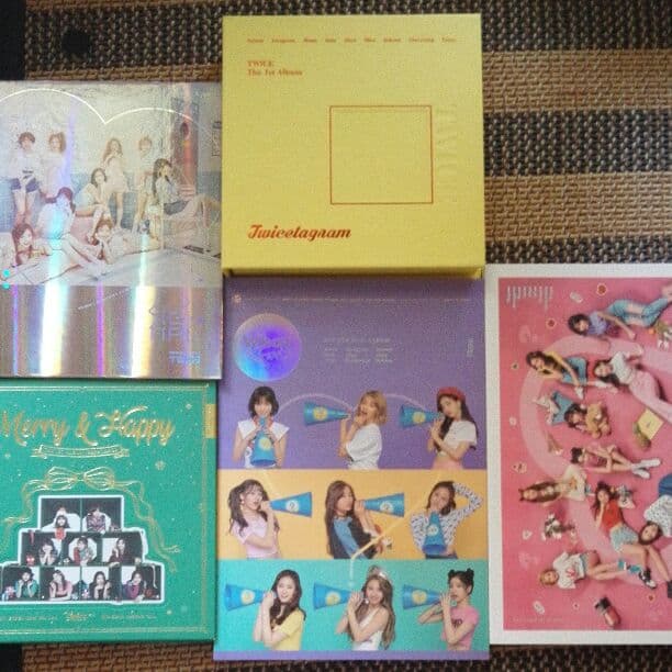 TWICEアルバム全集とDVD