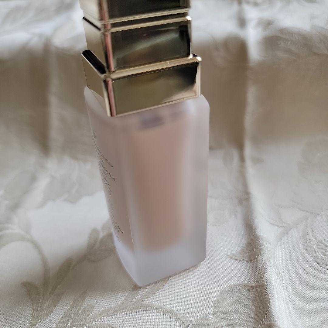 Dior Prestige Light in White UVプロテクター 01