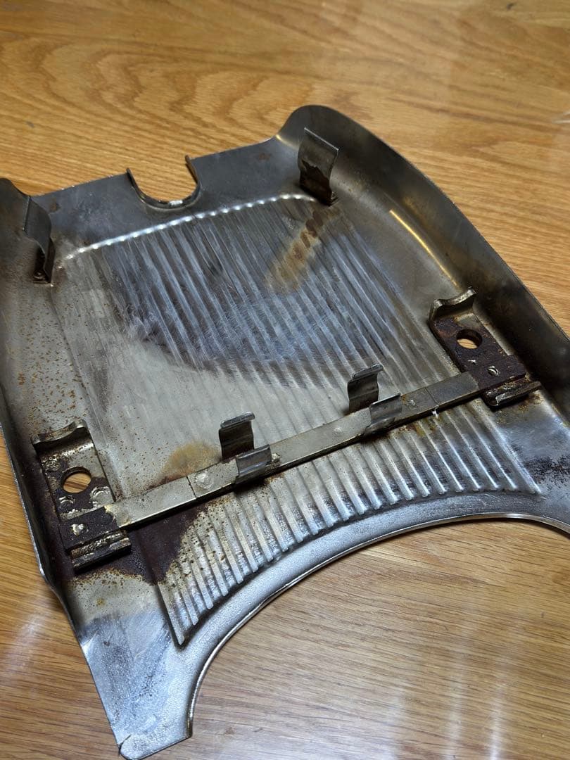 ハーレー　ショベルヘッド　FLH シート下　フレームカバー