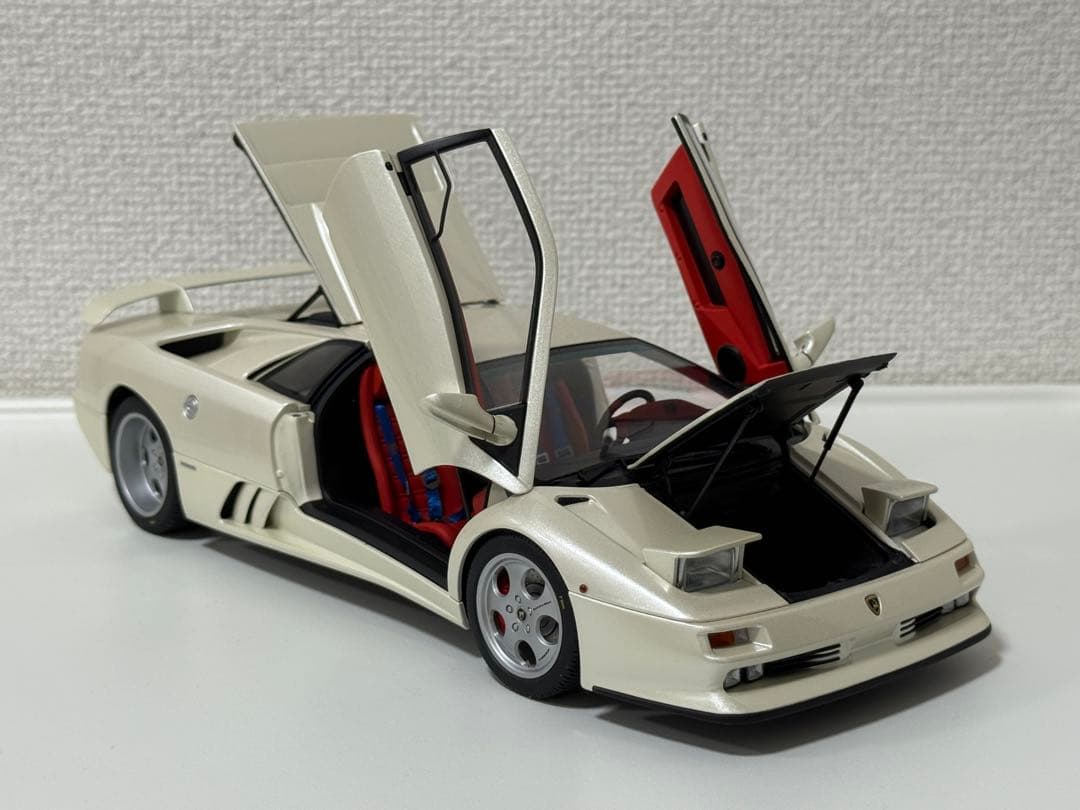 1/18 ランボルギーニディアブロSE30イオタ　オートアート