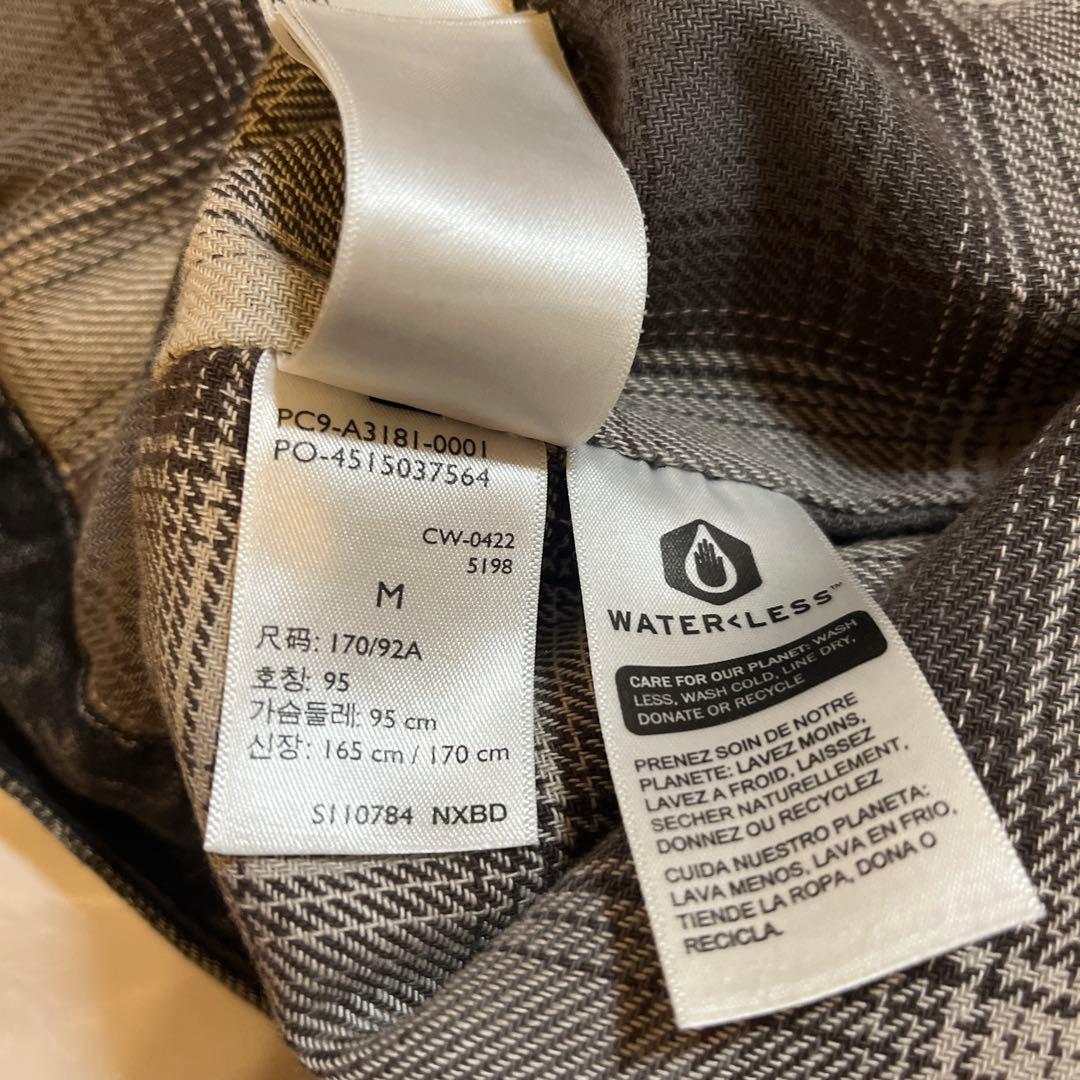 リーバイス　デニムジャケット　先染めブラック　Mサイズ　襟ボア　裏地チェック