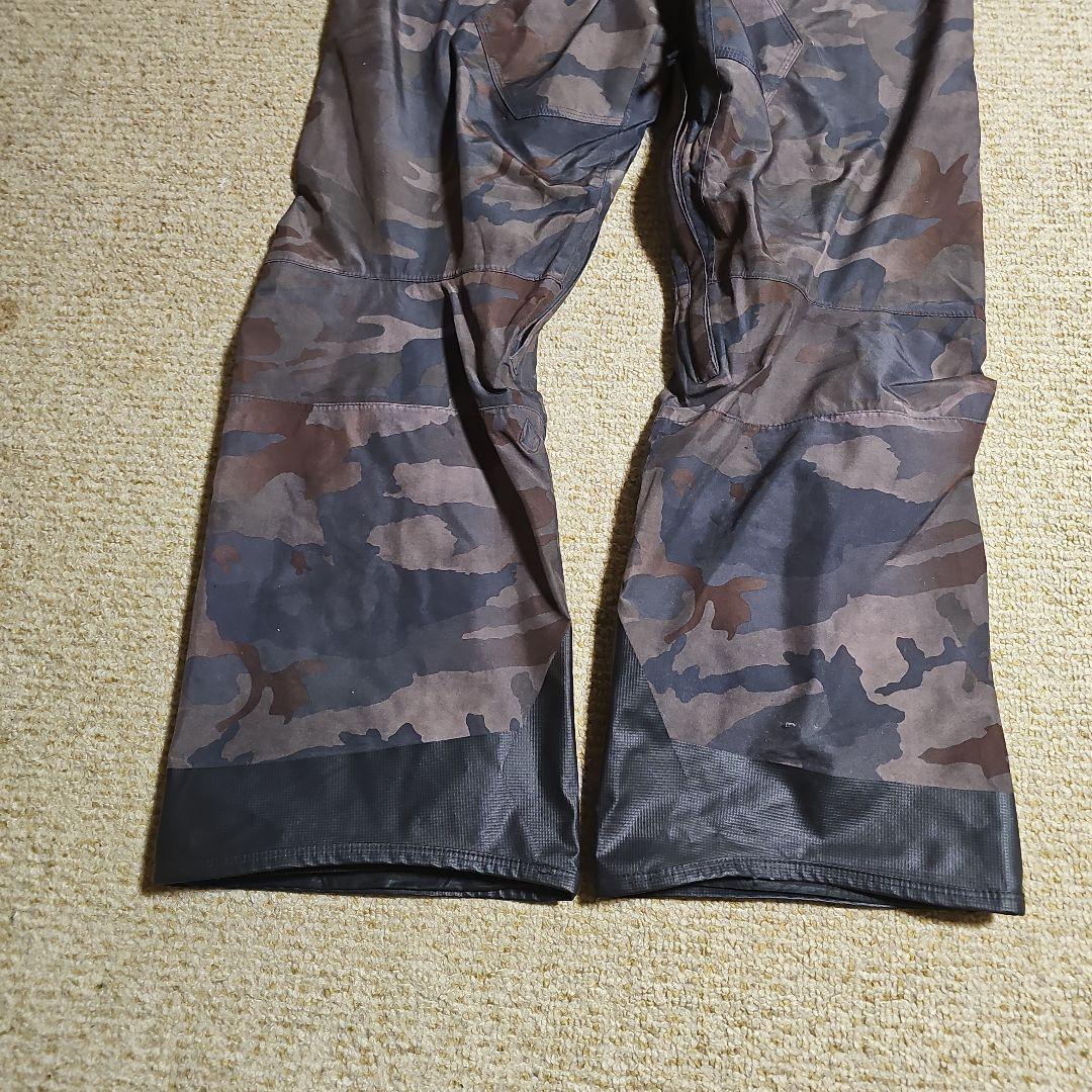 VOLCOM　ゴアテックス　ビブパンツ　M　迷彩