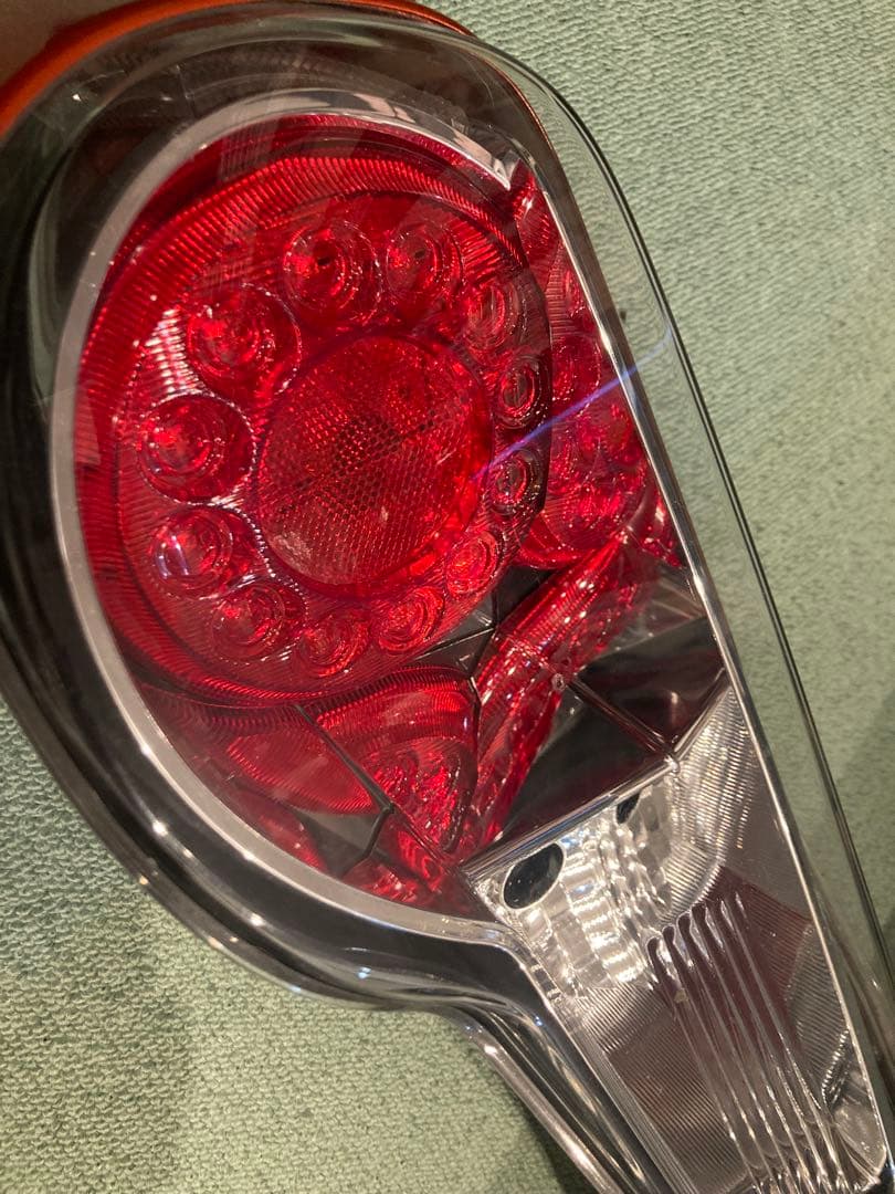 86前期　純正テールランプ(オレンジアイライン付き)