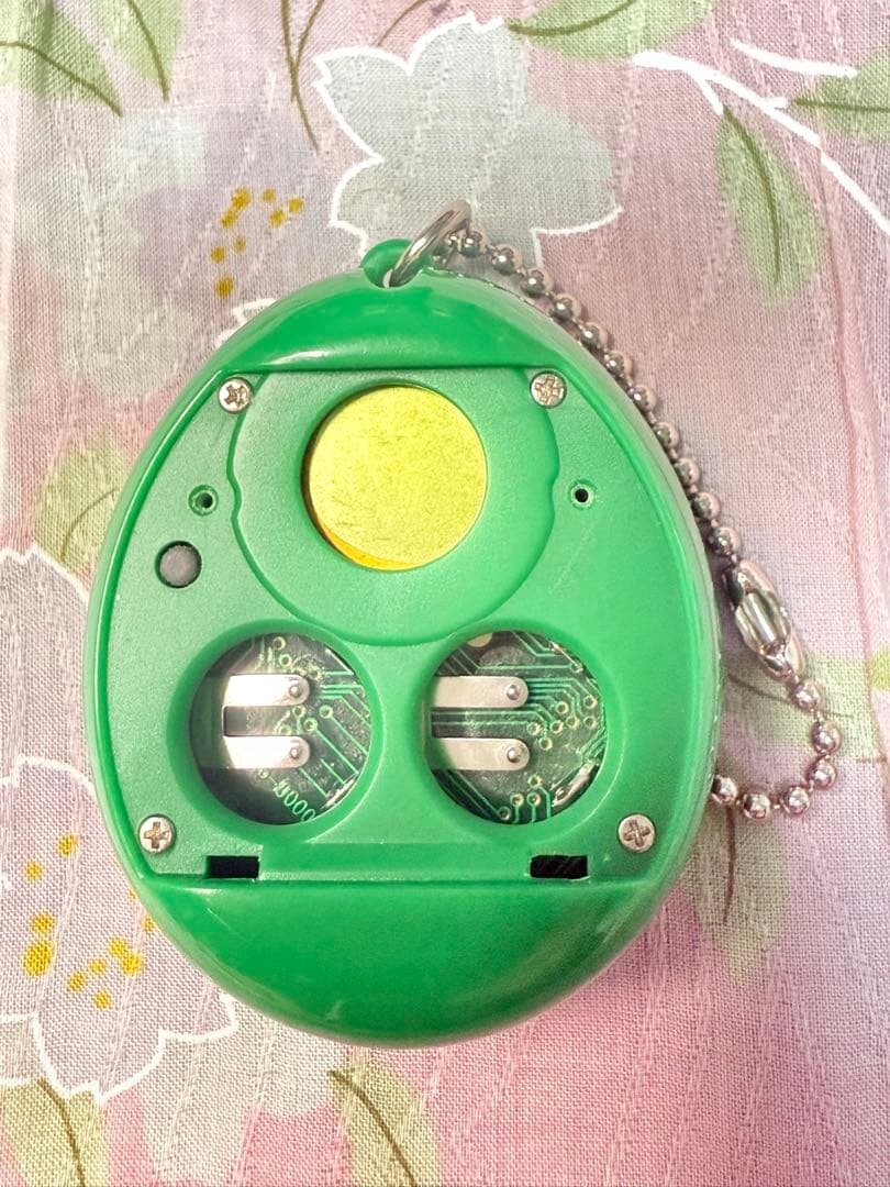 【動作確認済】サンタクロっちのたまごっち 緑 ケース付き