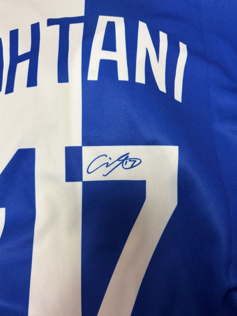 OHTANI ドジャースユニフォーム 17 プリントサイン入り&50/50ボール